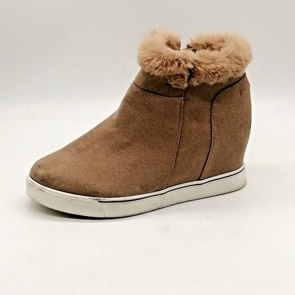 Maurices Womens Taryn Ankle Bootie Tan Wedge Heel Side Zip Faux Fur Trim Sz 9 M - Picture 1 of 9